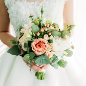 Beautiful,Bouquet.,The,Bride,Is,Holding,A,Bouquet,In,Her